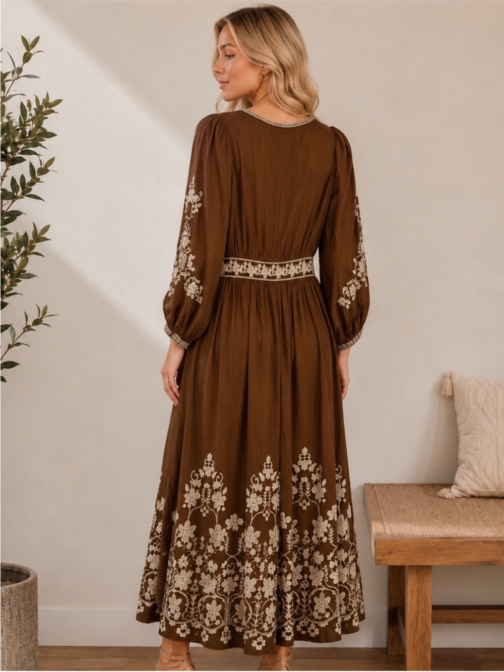 Max Studio Brown Embroidered Print V-Neck Maxi Dress nWT SZ M - Picture 2 of 2